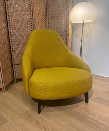 Leolux Jill Fauteuil Geel Nieuwstaat (4 Beschikbaar), Design Fauteuils Leolux, 75 tot 100 cm, Ophalen of Verzenden, Zo goed als nieuw