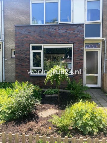 Woningruil - Klaverstraat 10 - 5 kamers en Drenthe, Huizen en Kamers, Drenthe