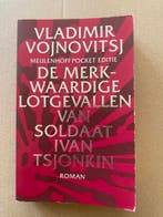 Vladimir Vojnovitsj - Anti-Militaristische Russische Satire, Boeken, Ophalen of Verzenden, Gelezen, Europa overig