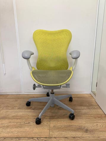 Refurbished Herman Miller Mirra 2 Butterfly Yellow, Verzenden, Geel, Zo goed als nieuw, Bureaustoel