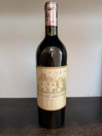 1947 Chateau Haut-Brion. Recorcked at chateau in 1995 -, Nieuw