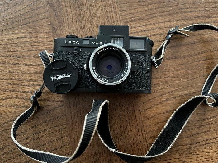 Leica M4-2 + Voigtlander NOKTON Classic 40mm 1.4 Meetzoeker, Verzamelen, Fotografica en Filmapparatuur