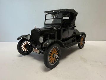 Danbury Mint 1:24 - Modelauto - Ford Model T (1925), Nieuw