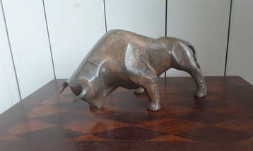 P. Chenet - Figuur - Stier - 23 cm - Brons