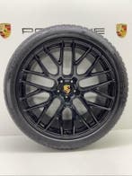 Porsche Macan ORIGINELE 21 RS Spyder zwart met winterbanden, Auto-onderdelen, Ophalen, Gebruikt, 295 mm, Banden en Velgen
