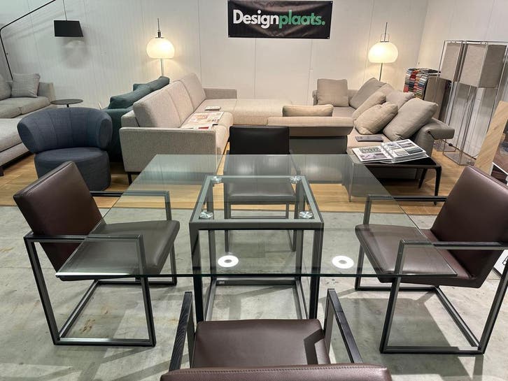 NIEUWSTAAT Leolux Window Tafel NP €3500 + GARANTIE, Huis en Inrichting, Tafels | Eettafels, 100 tot 150 cm, 100 tot 150 cm, Vierkant