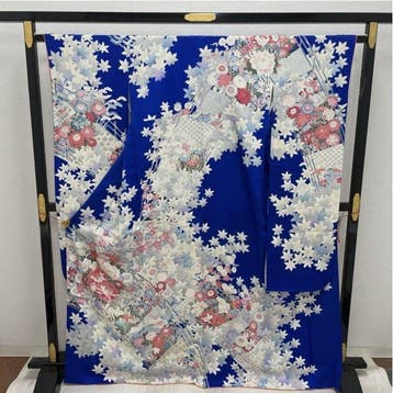 Prachtige pure zijde furisode-kimono — Levendig bloemmotief