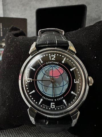 Sputnik Marriage Sputnik horloge - USSR - First Moscow Watch, Antiek en Kunst