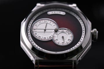 AKOR Le Locle - Smoked red Technica24 - Automatic Regulator, Sieraden, Tassen en Uiterlijk, Horloges | Heren, Nieuw
