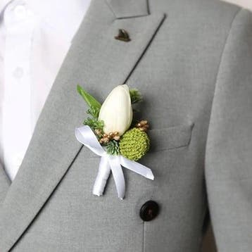 Luxe Corsage Real touch foam Witte Tulp op pinclip met speld, Ophalen of Verzenden, Nieuw