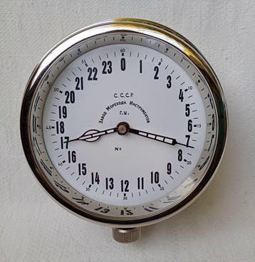 Scheepsklok - USSR. Plant of Nautical Instruments - -