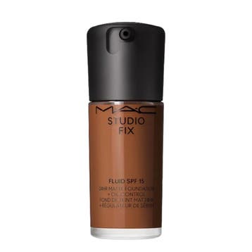MAC Cosmetics - Studio Fix Fluid Foundation - NW45, Ophalen of Verzenden, Nieuw, Gehele gezicht, Make-up