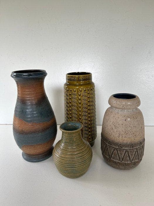 Vaas - Keramiek - Vier vintage vazen, Antiek en Kunst, Kunst | Designobjecten
