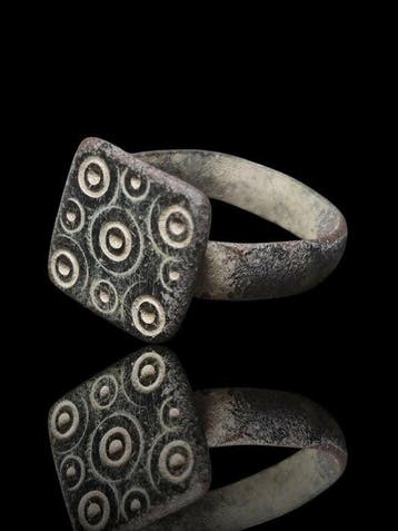 Viking periode Brons, Rare Sigurd 9 eye snake Seal Ring