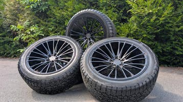 Originele AXE CF2 Forged 22 Inch Set met AT Banden Defender, Gebruikt, 285 mm, Banden en Velgen, Overige maten