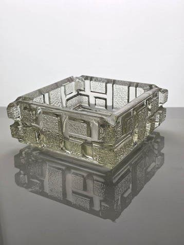 Rudolfova Hut - Jií Zejmon - Asbak - Glas - Metselwerk