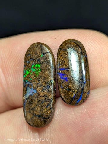 9.09 ct - 2x natuurlijke precious boulderopalen uit