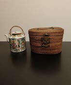 QING - Theepot - Porselein - Mand van riet