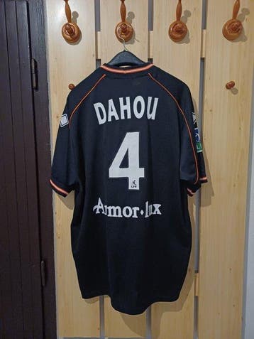 FC Lorient - Franse voetbalcompetitie - Karim Dahou - 2004 -, Nieuw