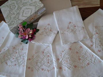 Zachte badhanddoeken met handgemaakt bloemmotief. - Handdoek