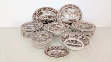 Johnson Bros. - Eetservies voor 12 (41) - Porselein -