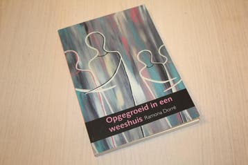 9789048406975 . Opgegroeid in een weeshuis, Boeken, Nieuw