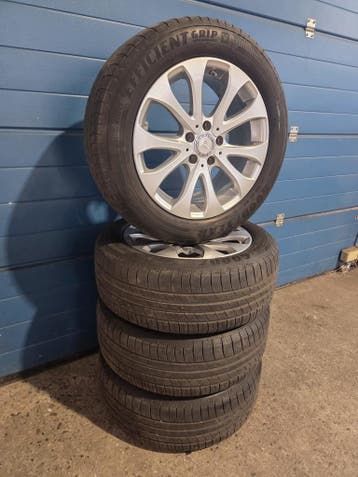 Originele Mercedes Benz Vito 17 inch zomerset, Ophalen, Gebruikt, Banden en Velgen, 17 inch