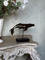 Beeld, No Reserve - Bronze Patinated Whale Soaring on its