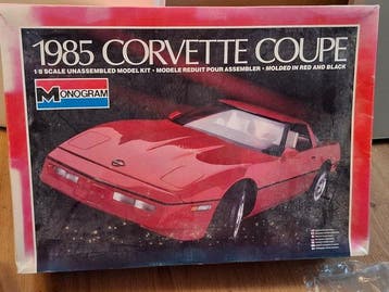 Monogram 1:8 - Modelauto - 1985 Corvette Coupe, Nieuw