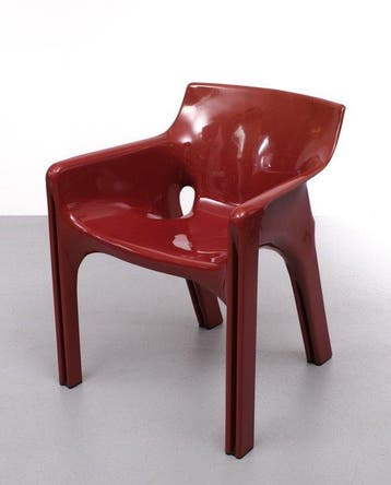 Artemide - Vico Magistretti - Stoel - gaudi - Polyester