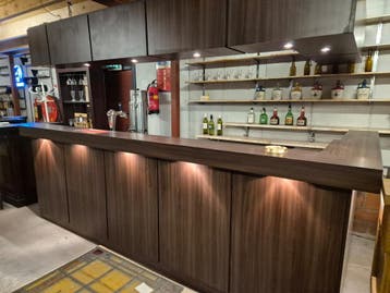 bar kopen horecabar huisbar barmeubel 200 stuks in voorraad, Ophalen of Verzenden, Gebruikt, Complete inventaris