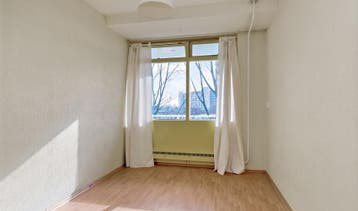 Te Huur 4 Kamer Appartement Volendamlaan In Den Haag, Huizen en Kamers, Huizen te huur, Den Haag, Den Haag, Direct bij eigenaar