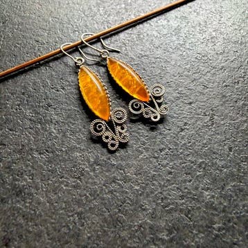 Vintage art-deco natuurlijke Baltisch amber oorbellen met