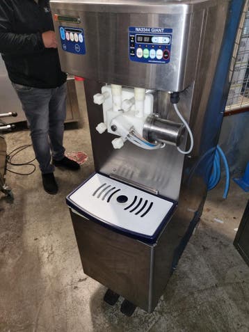 VEILING Nissei NA3344 GIANT combi soft- en milkshake machine, Gebruikt, Overige typen