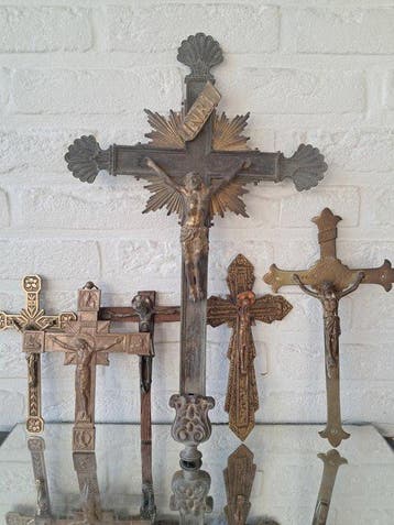 Kruis (6) - Brons, Koper, Emaille, Hout - 20th century -
