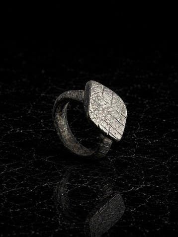 Oud-Romeins, Keizerrijk Brons Ring - 3e tot 5e eeuw na