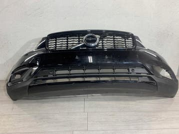 Volvo XC40 R-Design voorbumper met grille, Verzenden, Gebruikt