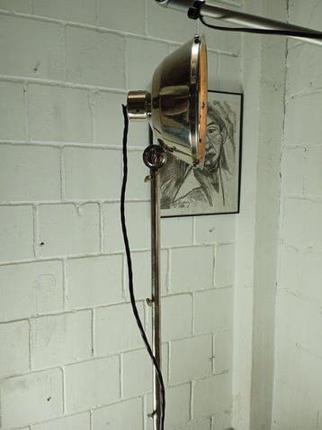 Famed - Staande lamp - Staal, Messing, Vernikkeld messing,, Antiek en Kunst, Antiek | Lampen