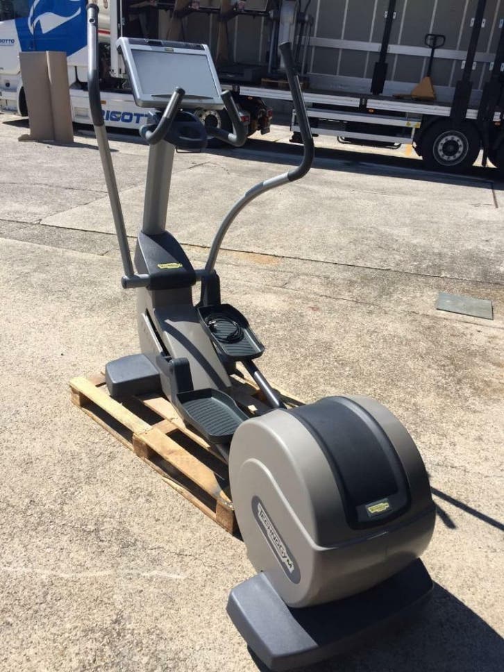 Elliptical TECHNOGYM excite Synchro 700 VisioWeb OPHEFprijs, Sport en Fitness, Fitnessmaterialen, Gebruikt, Armen, Benen, Borst