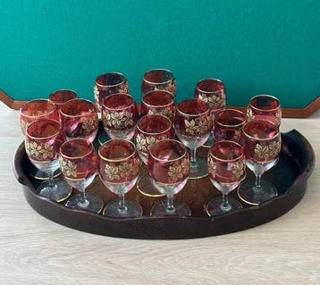 Wijnglas (18) - Glas - Prachtig Cranberry glas