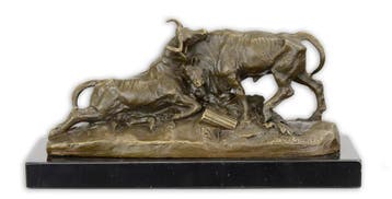 EEN BRONZEN GROEP VAN EEN PAAR VECHTENDE STIEREN (Interieur), Verzenden, Nieuw