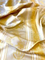 Elegante jacquarddamaststof met klassiek ornamentpatroon. -, Antiek en Kunst, Antiek | Kleden en Textiel