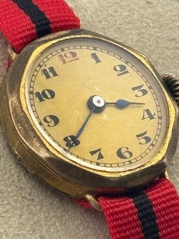 Trench Watch MC-12 rosso - Chemin de fer-perfect dial-15, Sieraden, Tassen en Uiterlijk, Nieuw