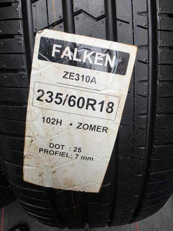 235/60r18 102H Falken 2 stuks 7mm Dot25, Ophalen, 18 inch, Nieuw, 235 mm