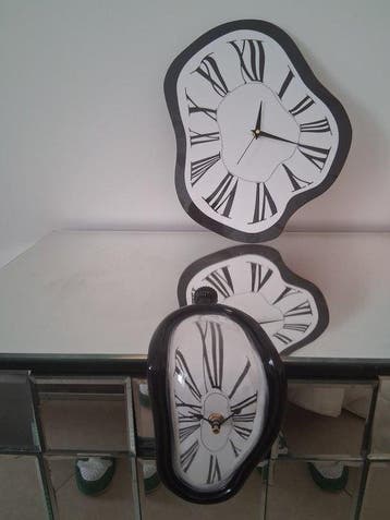 Mystery klok (2) - - MDF - 2010-2020 - Set van 2 horloges