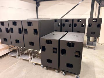 Speakers laten overspuiten met Warnex structuurverf, Ophalen, Nieuw, 150 watt of meer, Speakerset
