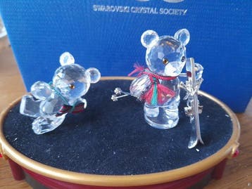 Swarovski - Beeldje - Krisbeer op skis en krisbeer liggend