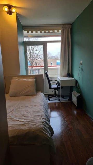 Kamer te huur in Capelle aan den IJssel - 16 m² - 1 kamer(s), Rotterdam