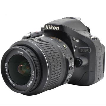 Nikon D5200 + AF-S 18-55 VR Digitale camera, Nieuw