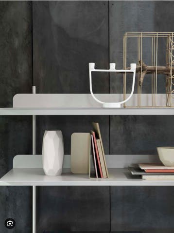 Muuto Compile stellingkast van €1395 voor €449,- op=op, Zo goed als nieuw